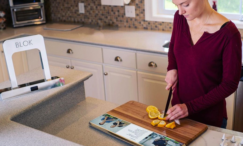 BLOK’s Smart Cutting Board Teaches You How to Cook